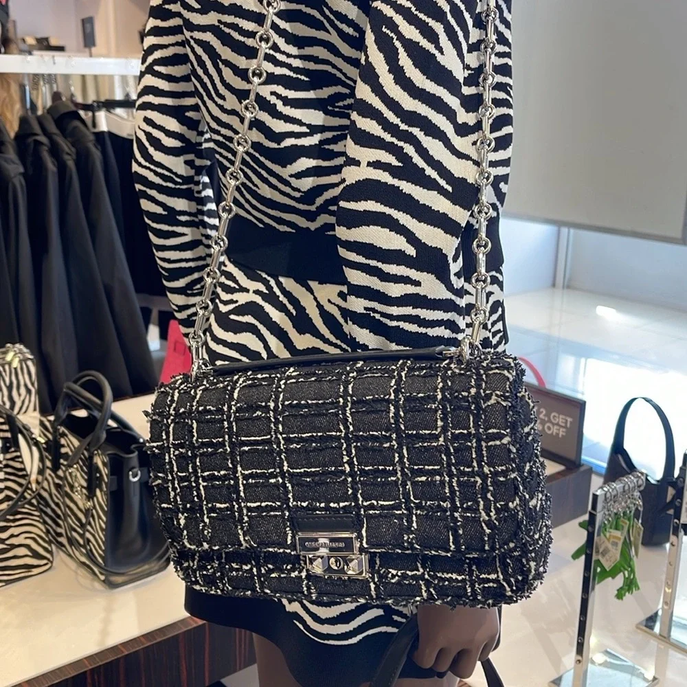 MICHAEL KORS
Tribeca Large Frayed Denim Shoulder Crossbody Bag
NWT - Picture 16 of 16